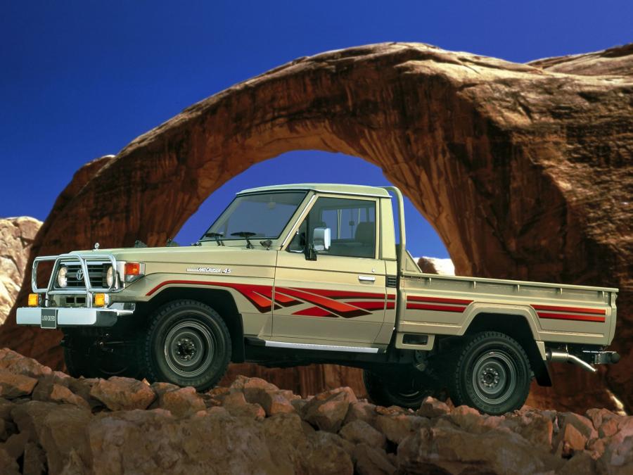  Toyota Land Cruiser 70 Pickup 1999 года  (фото 3 из 10)